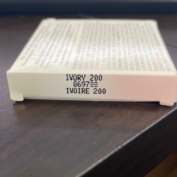 NIB Mary Kay Ivory 200 Dual Coverage Foundation MK - Picture 3 of 5